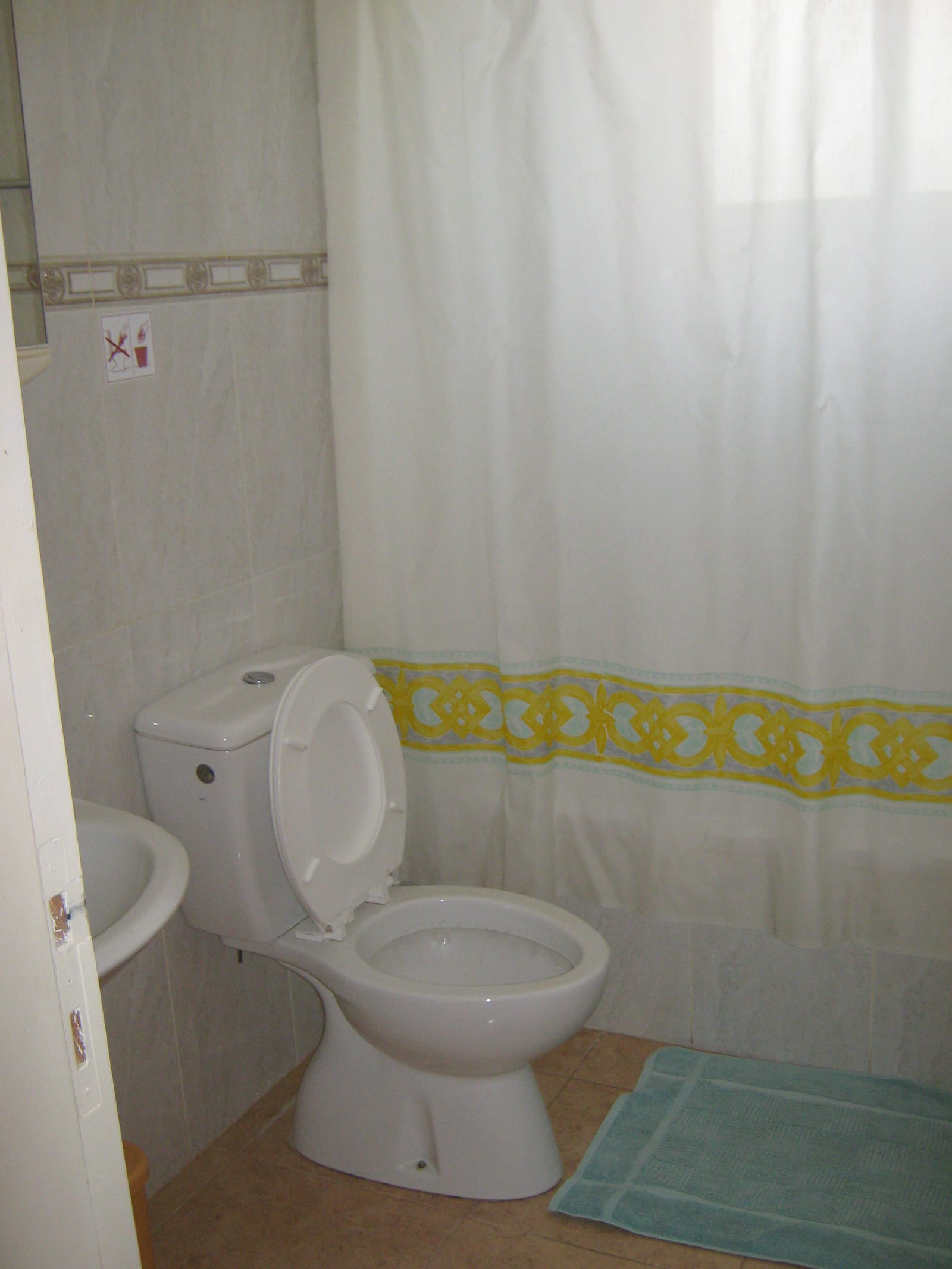 The bathroom serving the ground floor bedroom